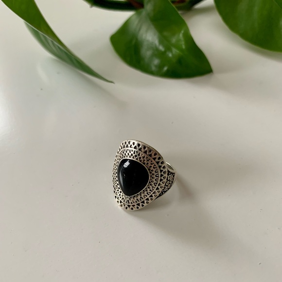 Beautiful Ring Set - Bag with 8 rings in varying sizes - Picture 8 of 9